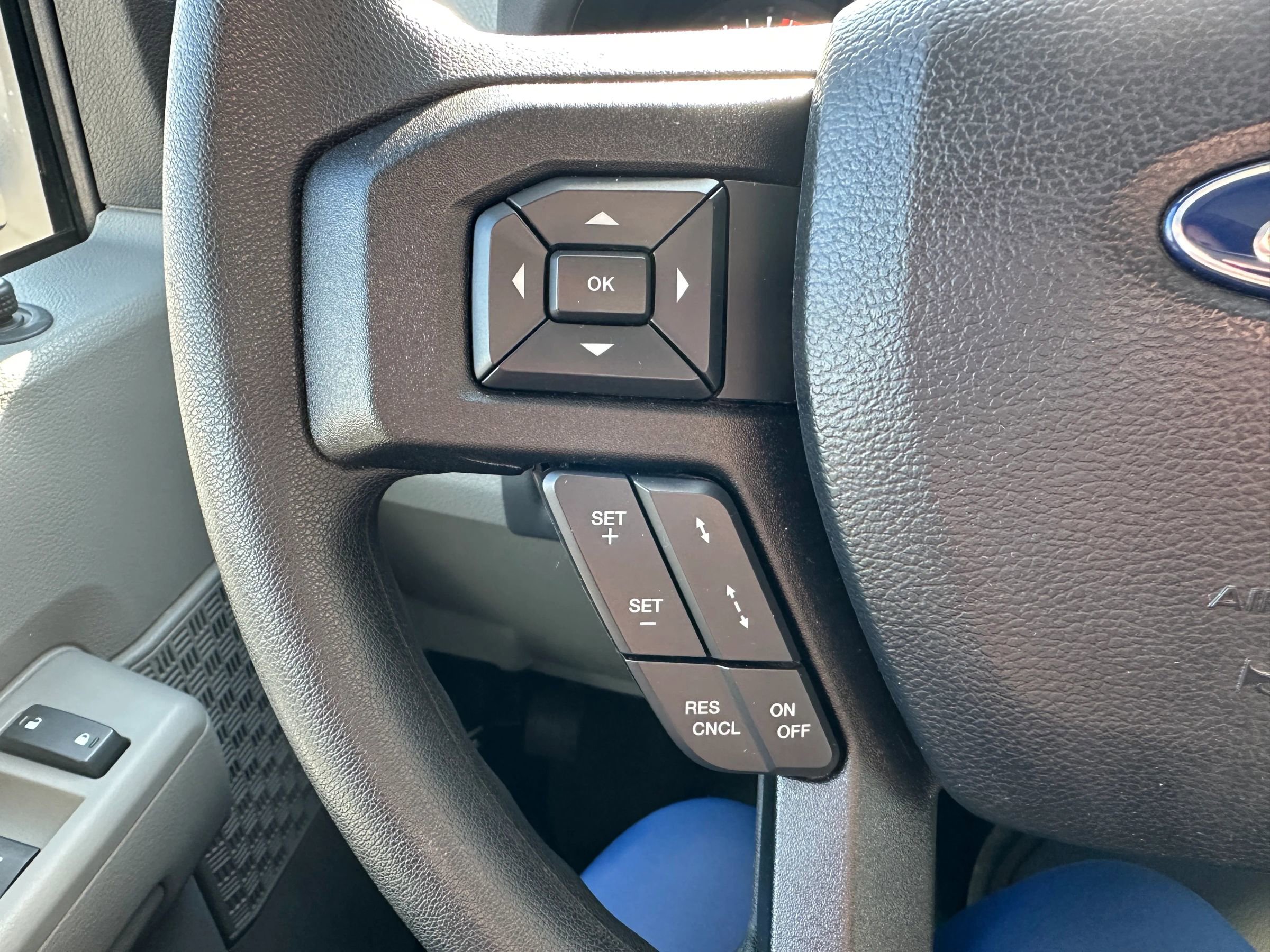 Used 2025 Ford E-450 and Econoline 450 Super Duty w/ Driver's Safety Package RWD image 25