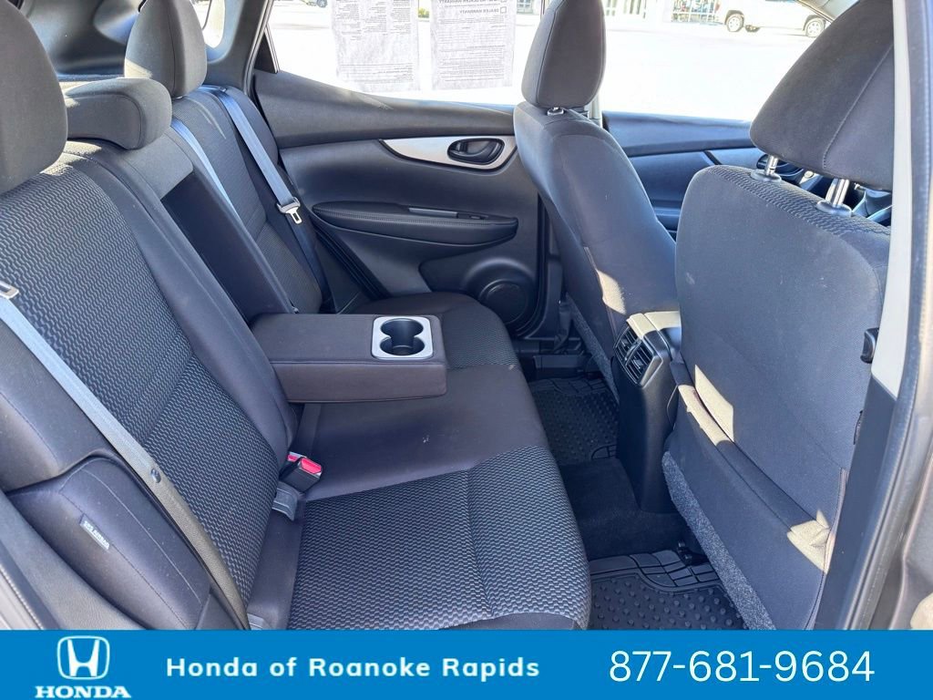 Used 2020 Nissan Rogue Sport S image 17