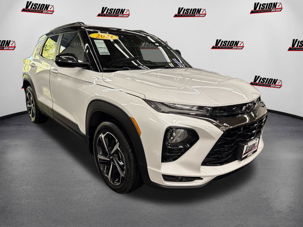 Used 2021 Chevrolet TrailBlazer RS w/ Sun and Liftgate Package AWD/4WD image 3
