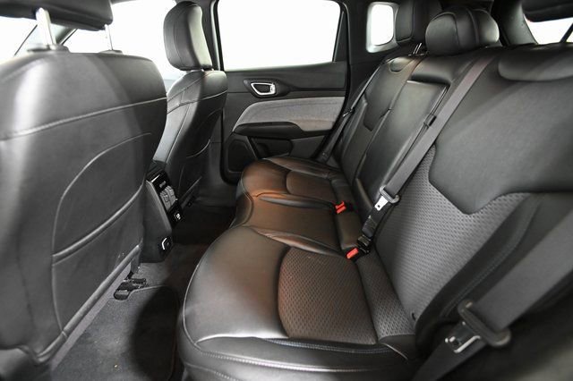 Used 2024 Jeep Compass Latitude image 8