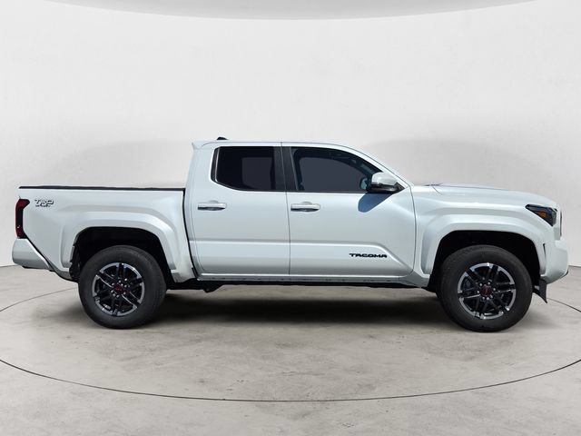 Used 2025 Toyota Tacoma TRD Sport w/ TRD Sport Upgrade Package AWD/4WD image 6