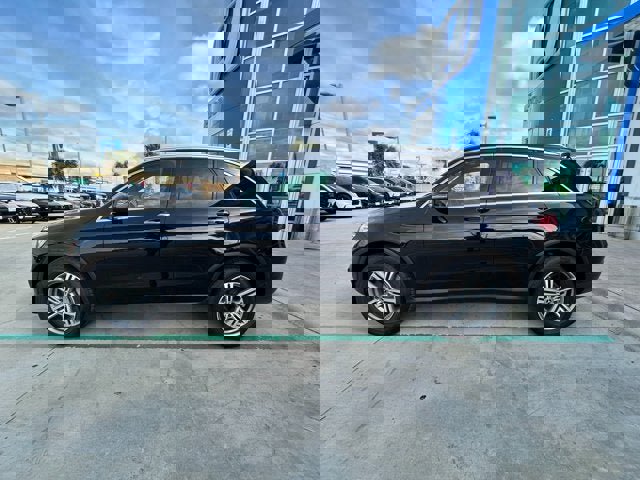 Used 2021 Mercedes-Benz GLC 300 image 3