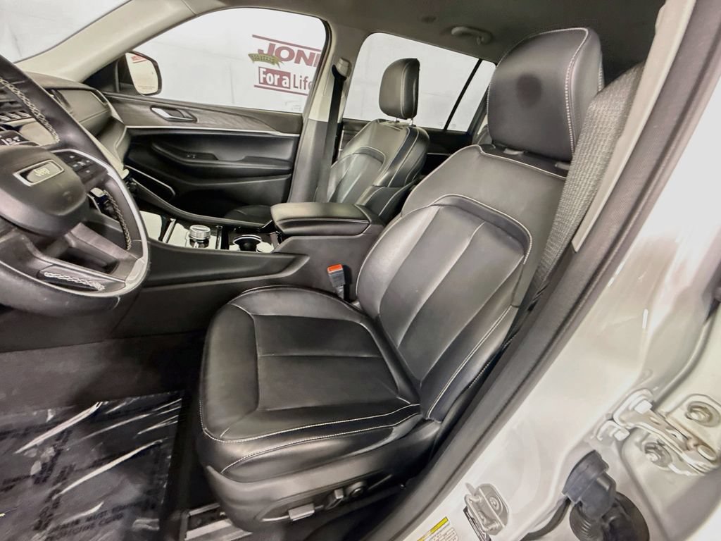 Used 2021 Jeep Grand Cherokee L Limited AWD/4WD image 27