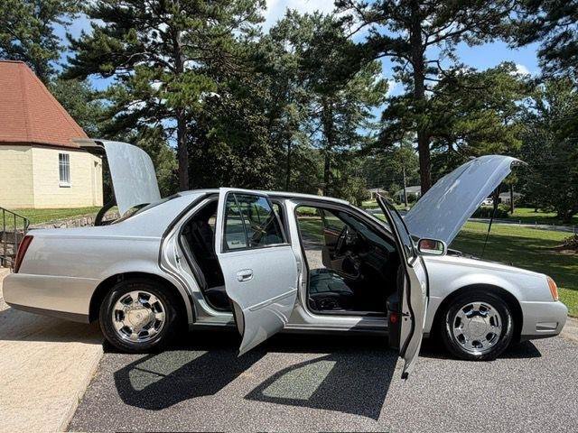 Used 2000 Cadillac De Ville w/ Comfort/Convenience Pkg FWD image 27