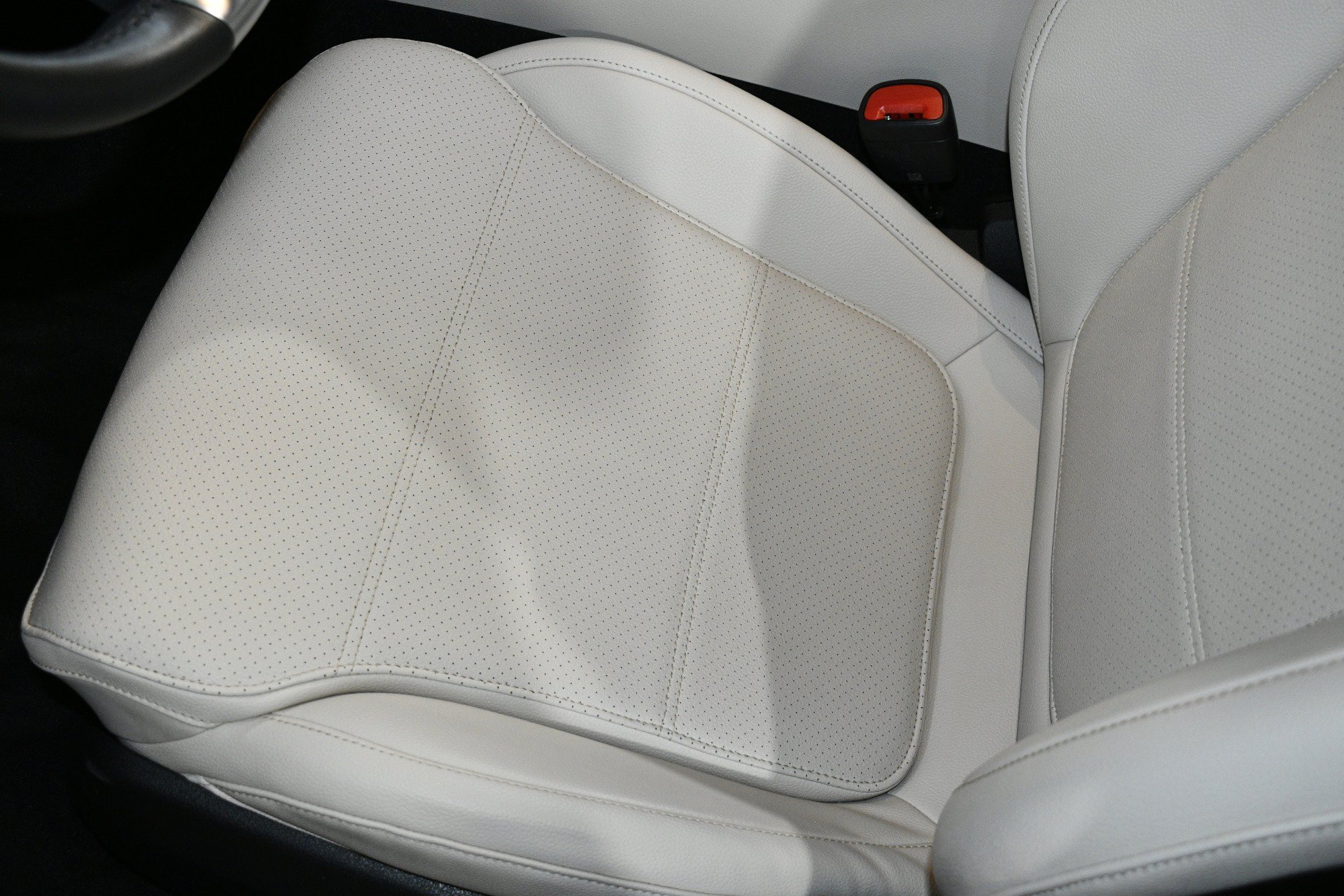 Used 2023 Mercedes-Benz C 300 Sedan image 11