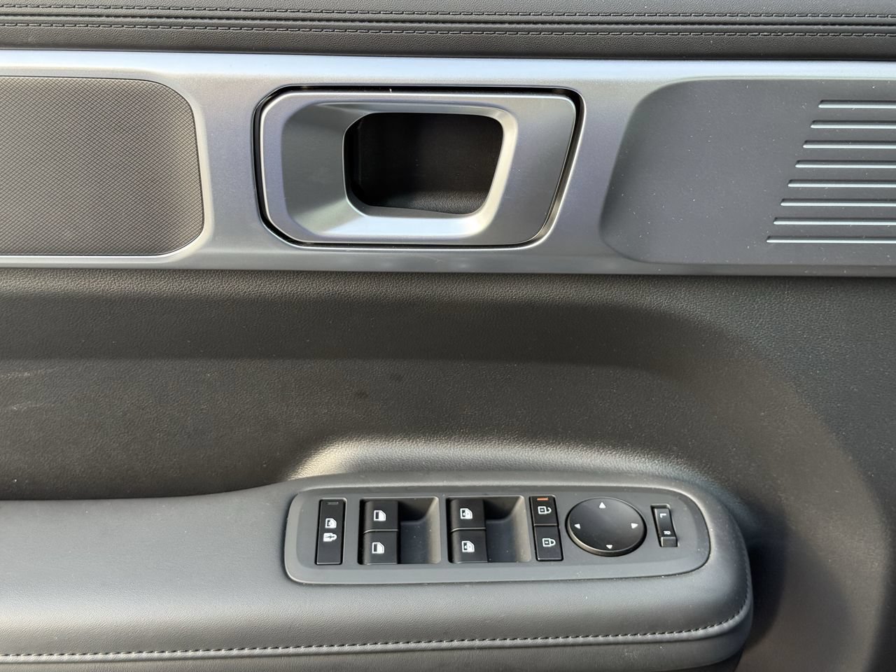 Certified 2026 Hyundai Santa Fe SEL FWD image 17