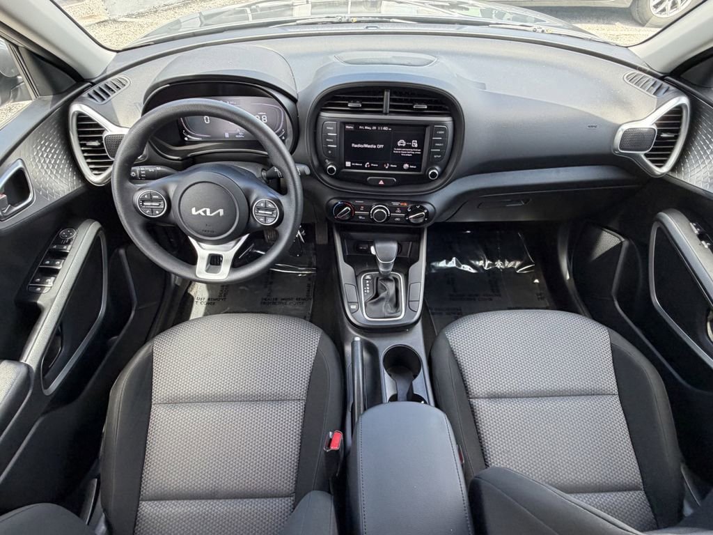 Used 2023 Kia Soul LX FWD image 12