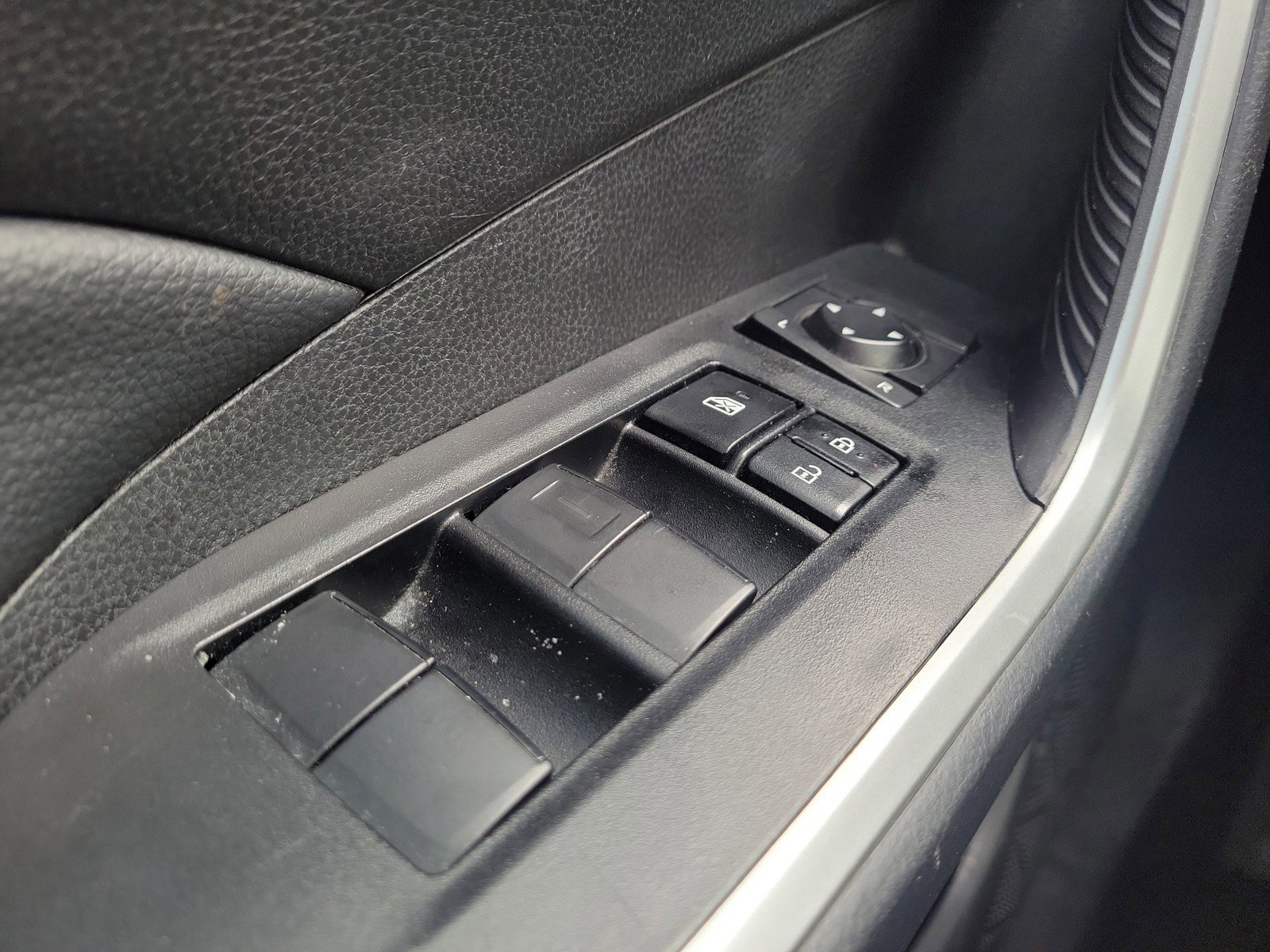 Used 2024 Toyota RAV4 LE FWD image 19