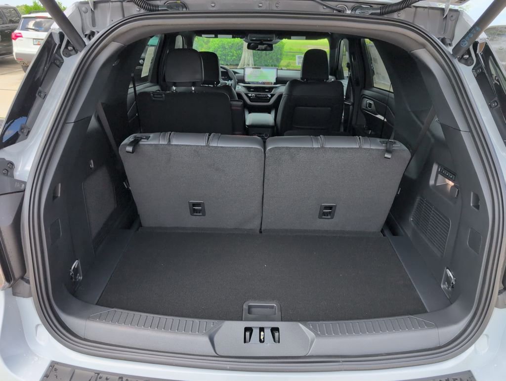 New 2026 Ford Explorer ST image 28