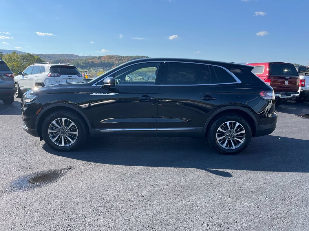 Used 2022 Lincoln Nautilus Reserve AWD/4WD image 4
