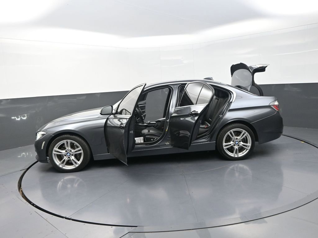 Used 2018 BMW 340i xDrive Sedan AWD/4WD image 34