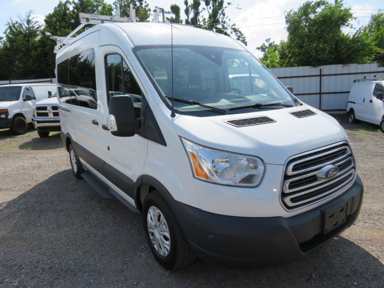 Used 2015 Ford Transit 150 XLT RWD image 3