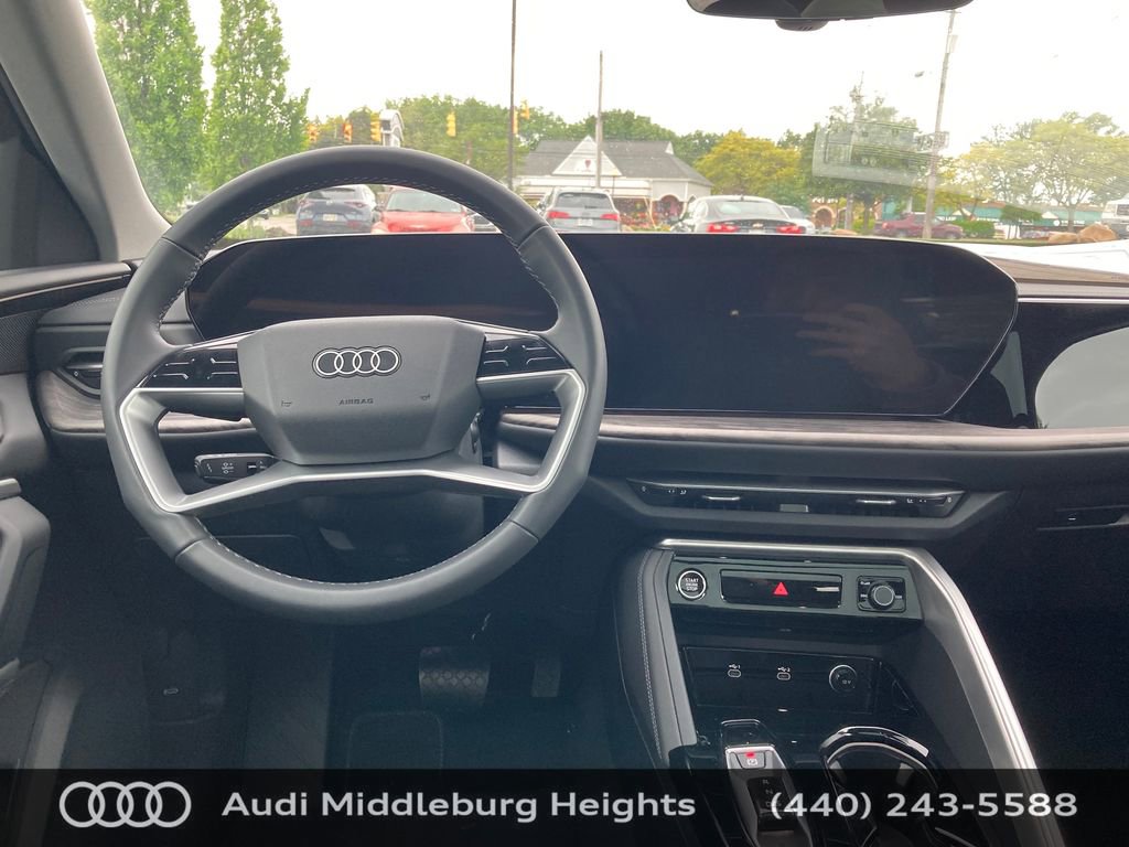 Used 2025 Audi Q5 Premium w/ Convenience Package image 31
