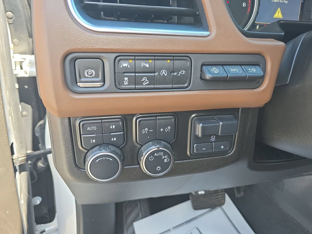 Used 2021 Chevrolet Tahoe High Country w/ Premium Package AWD/4WD image 31