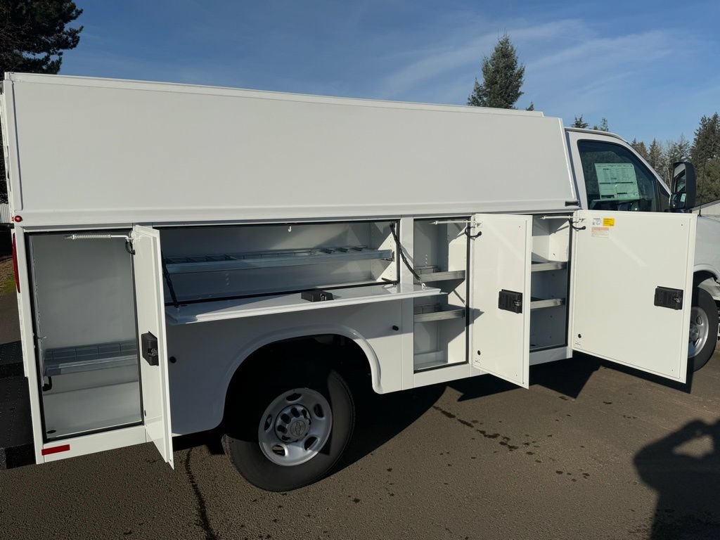 New 2024 Chevrolet Express 3500 w/ Power Convenience Package RWD image 9