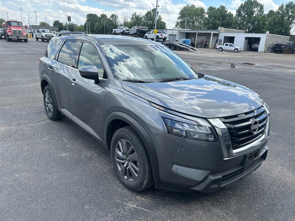 Used 2025 Nissan Pathfinder SV AWD/4WD image 7