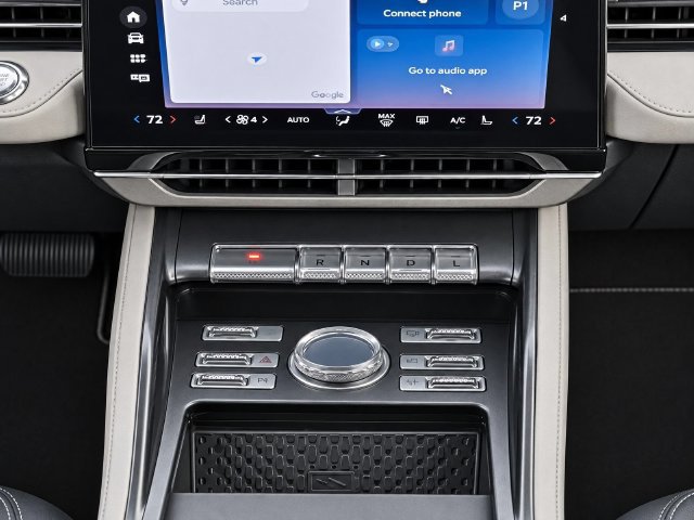 Used 2024 Lincoln Nautilus Reserve AWD/4WD image 23