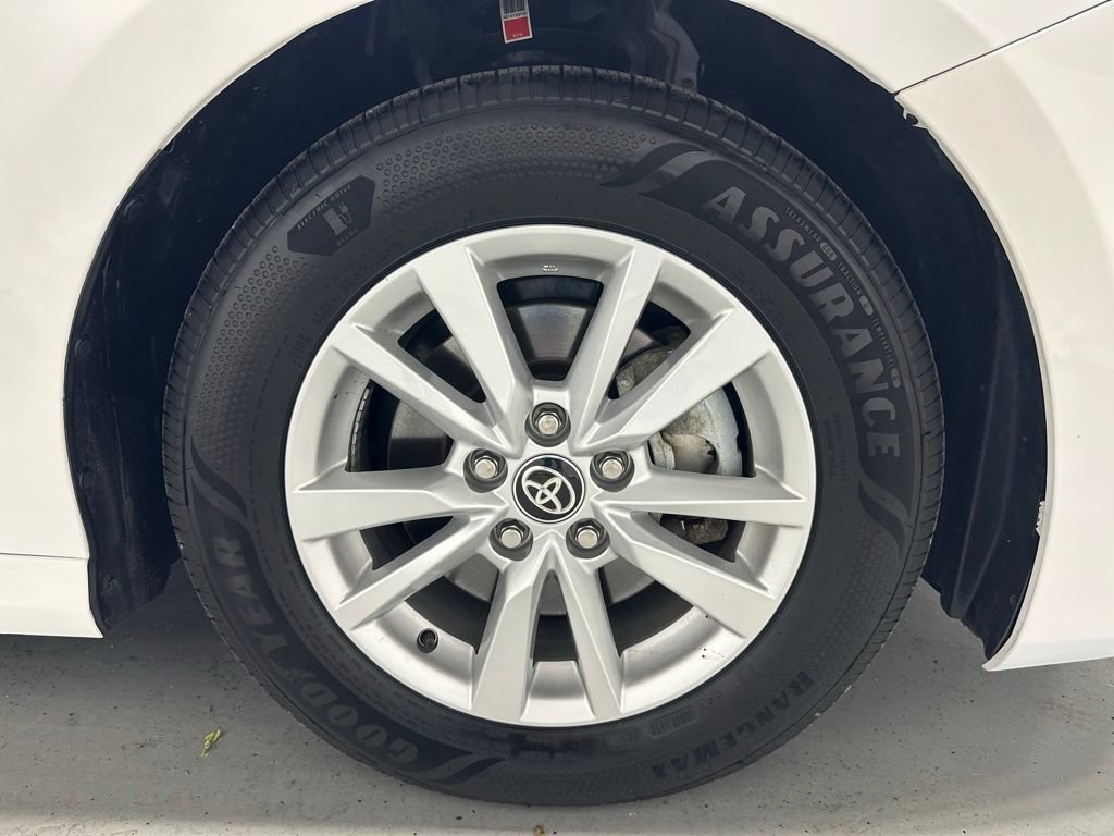 Used 2026 Toyota Camry LE FWD image 63