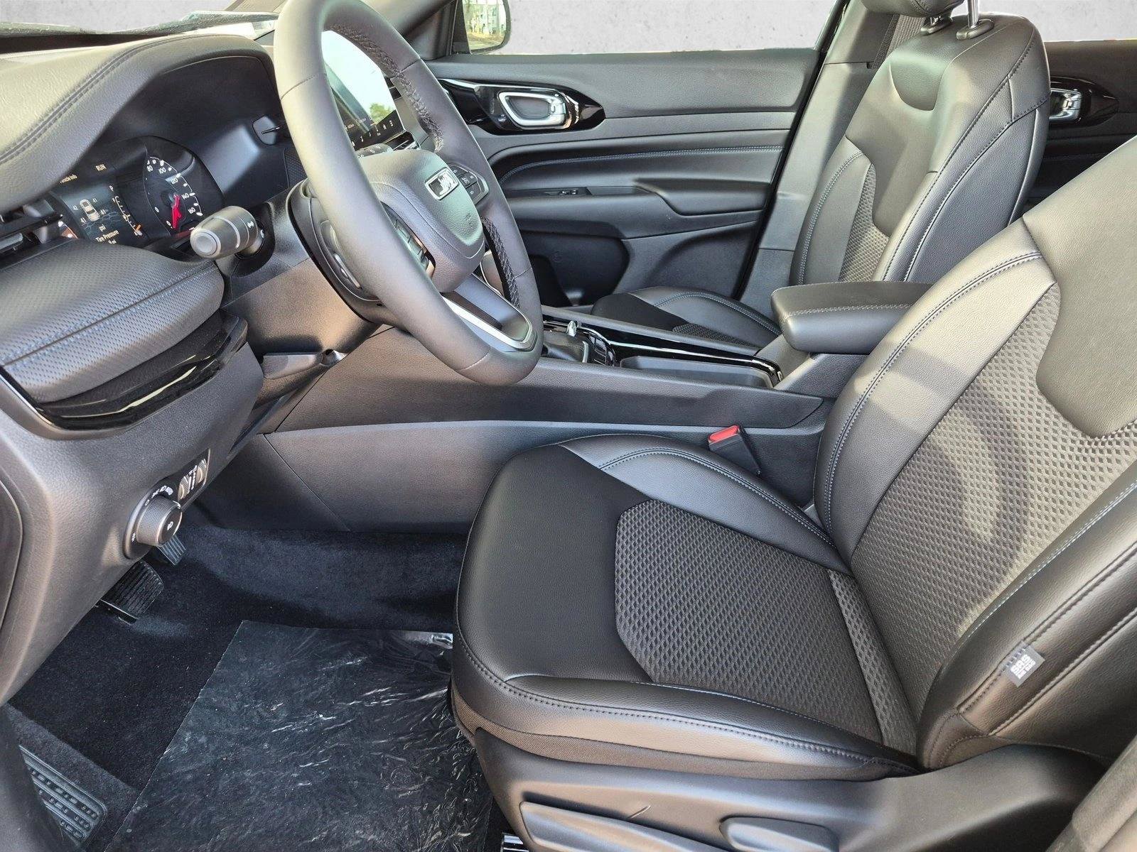 New 2026 Jeep Compass Latitude AWD/4WD image 4