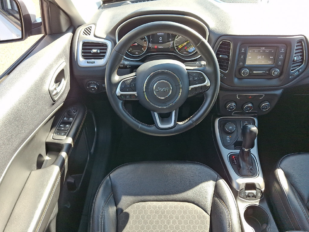 Used 2018 Jeep Compass Latitude AWD/4WD image 11