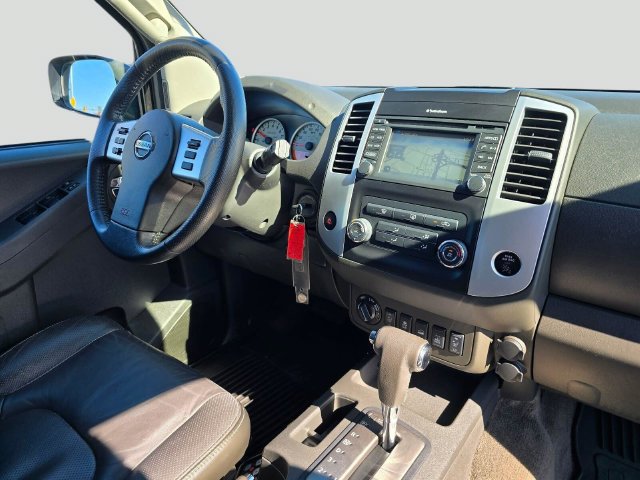 Used 2015 Nissan Xterra PRO-4X w/ Pro-4x Leather Package AWD/4WD image 11