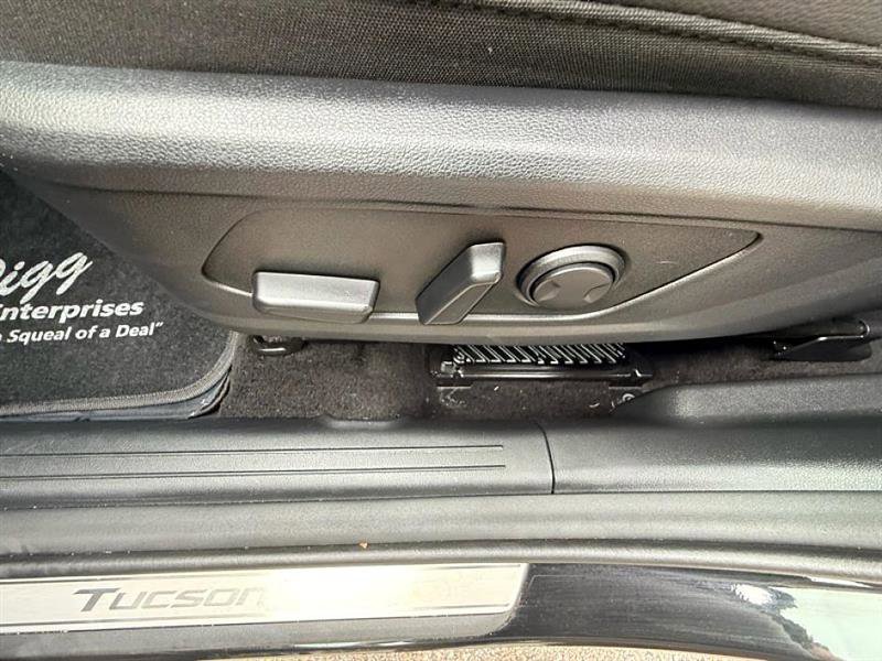 Used 2025 Hyundai Tucson Limited image 18