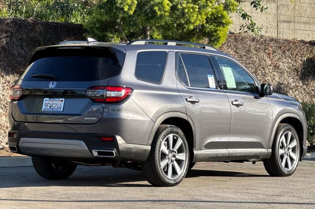 Certified 2023 Honda Pilot Touring image 4