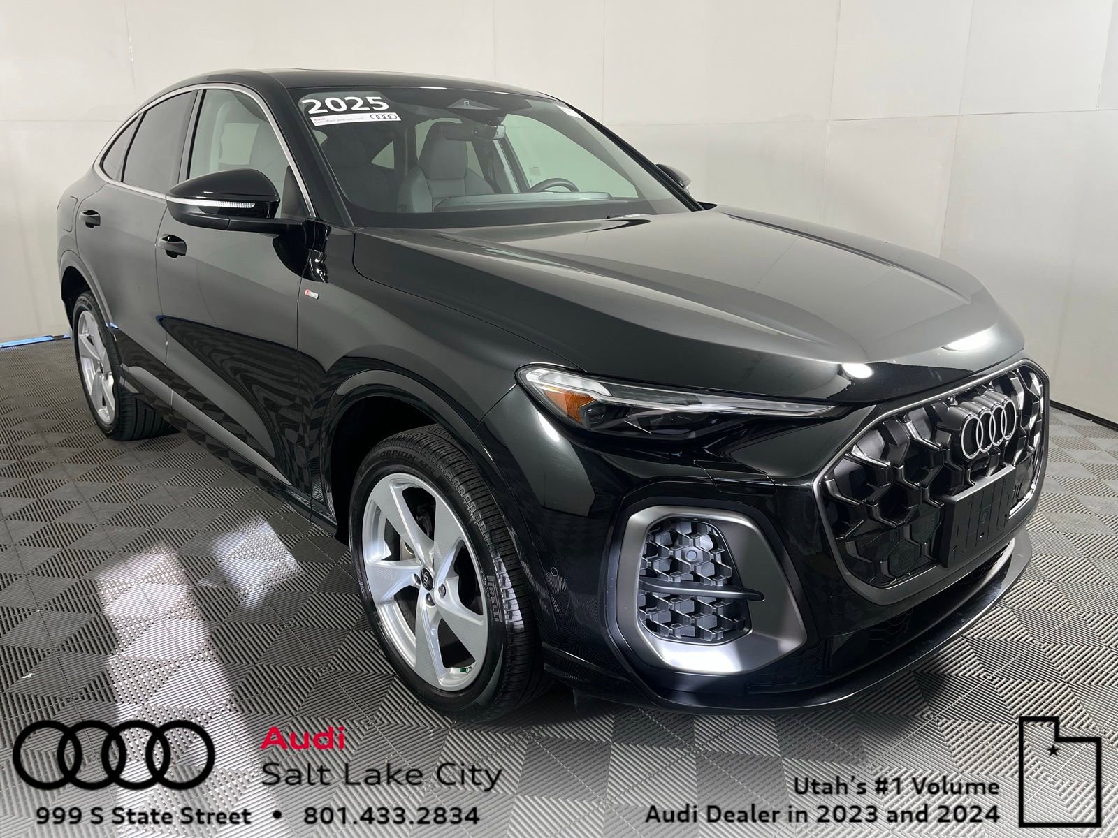 Certified 2025 Audi Q5 Premium Plus w/ Premium Plus image 1