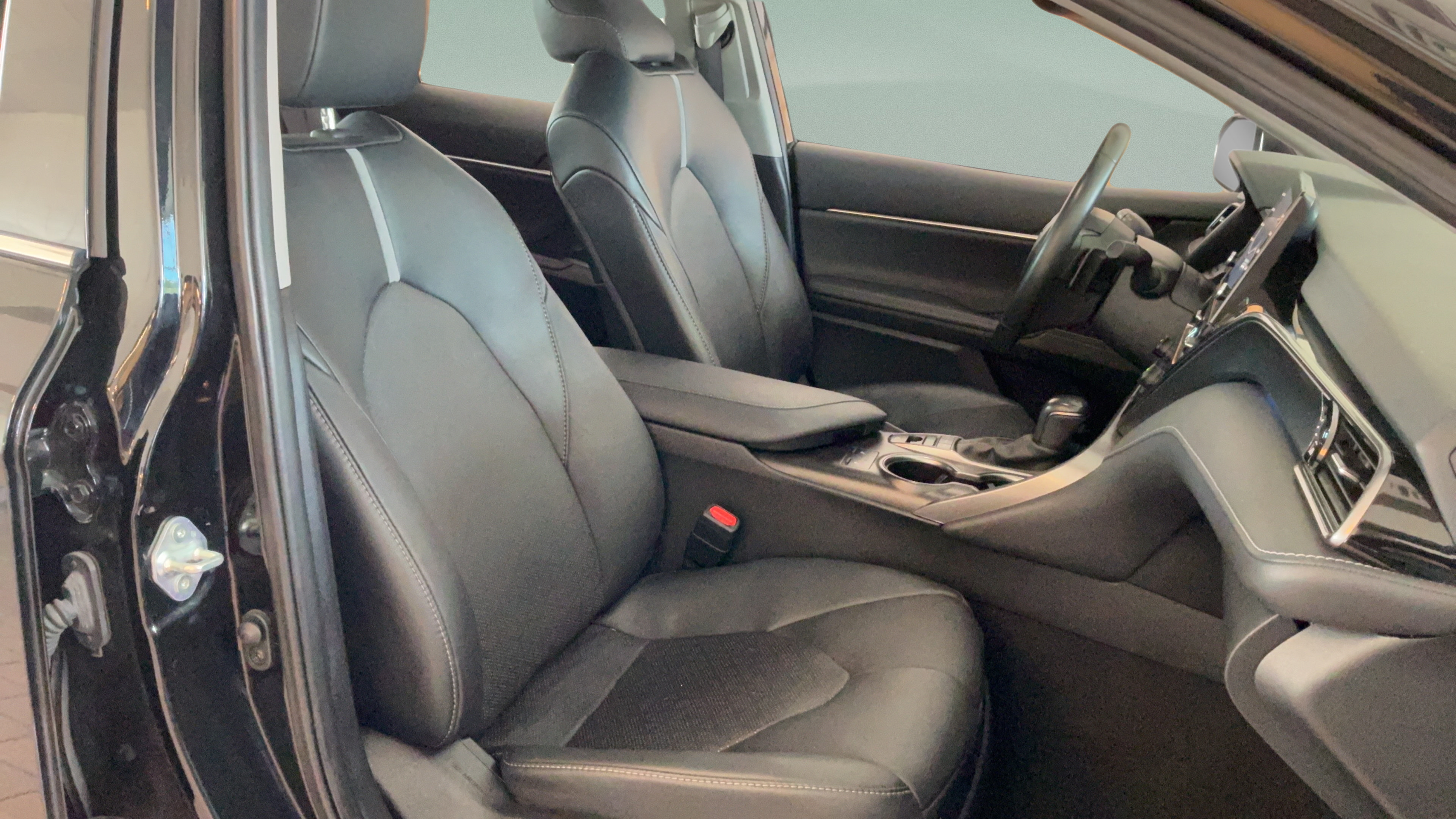 Used 2024 Toyota Camry XSE FWD image 33
