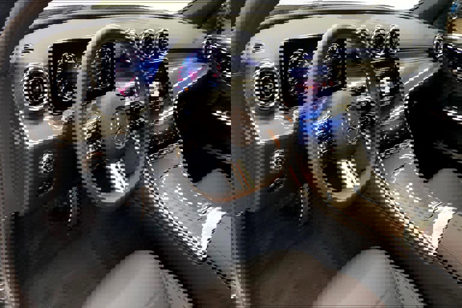 Used 2025 Mercedes-Benz C 300 Sedan image 20