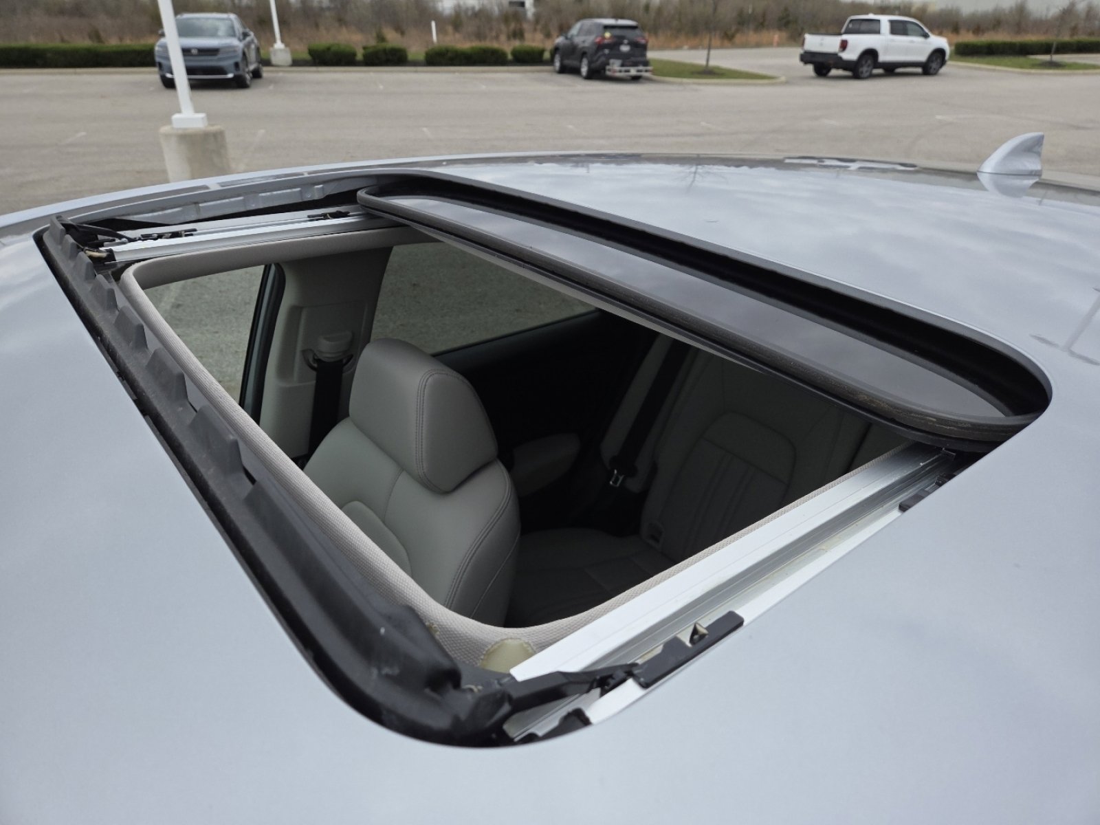 Used 2024 Honda HR-V EX-L image 4