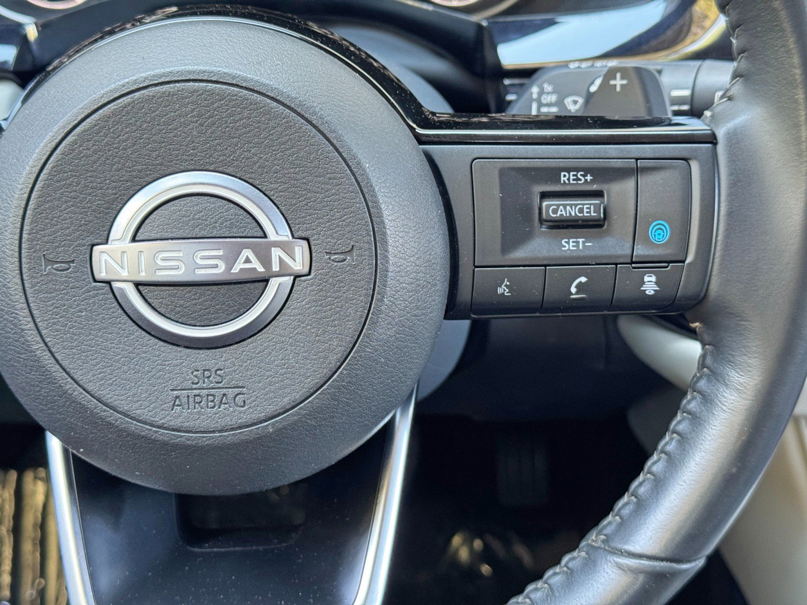 Used 2022 Nissan Pathfinder SV w/ SV Premium Package image 21