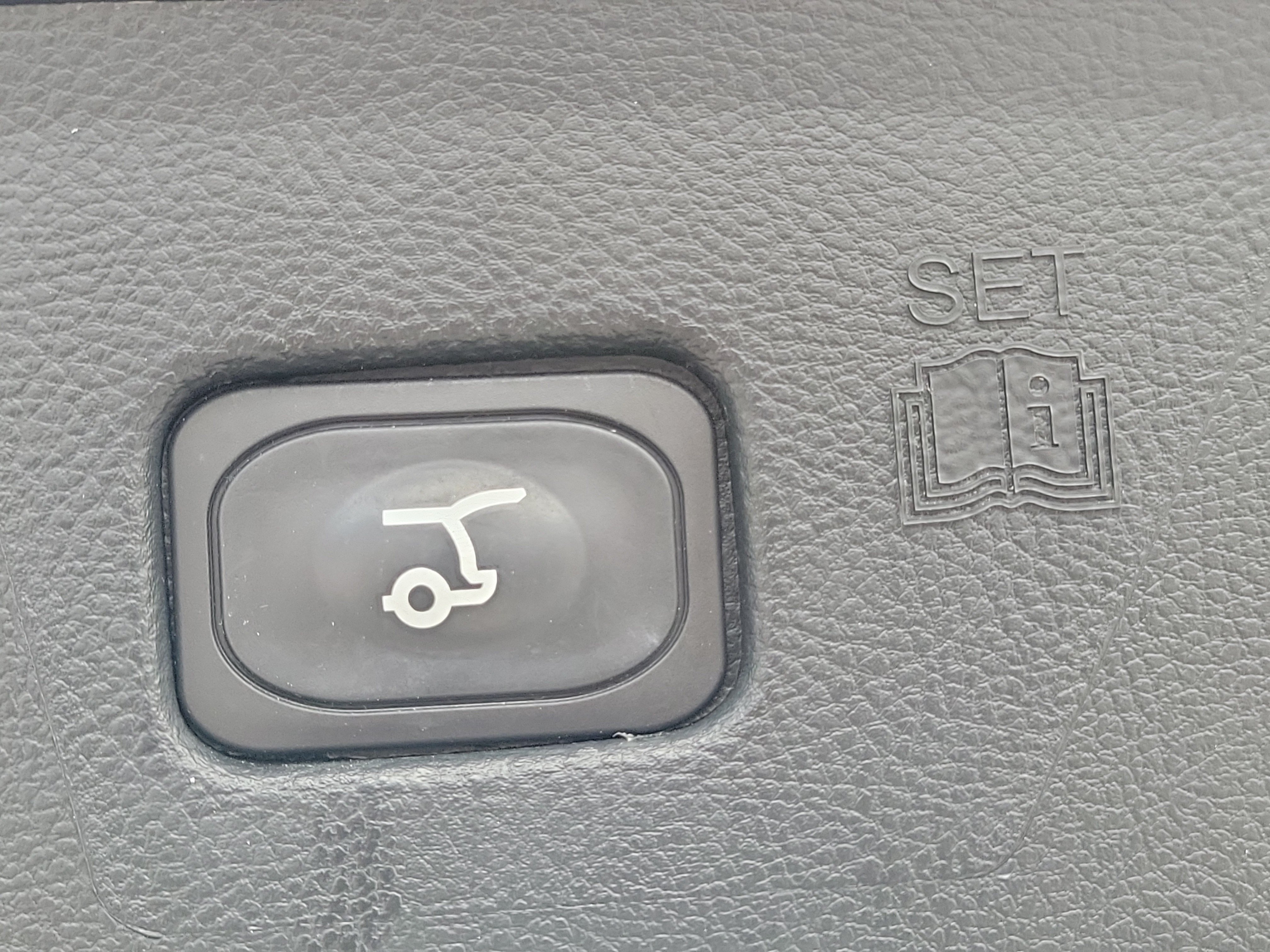 Used 2024 Ford Edge ST-Line AWD/4WD image 17