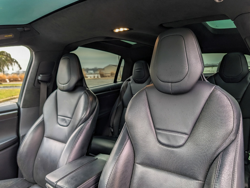 Used 2016 Tesla Model X Performance image 17