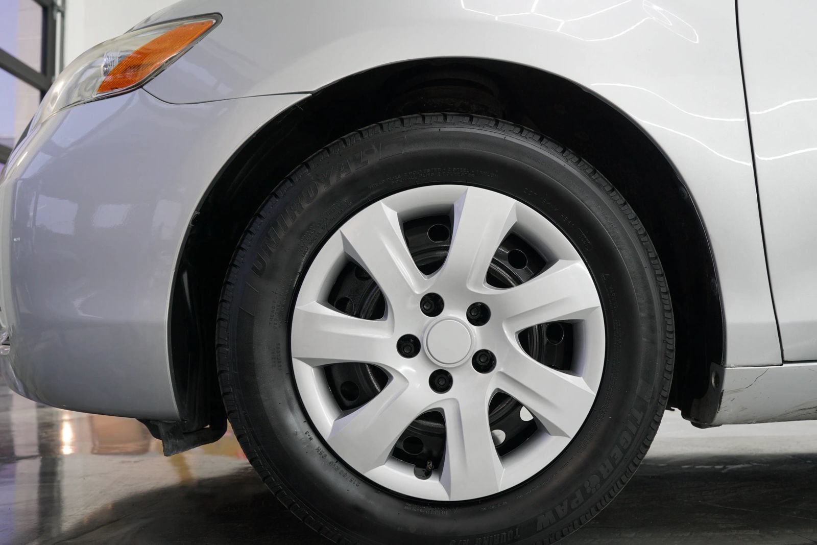 Used 2009 Toyota Camry LE FWD image 15