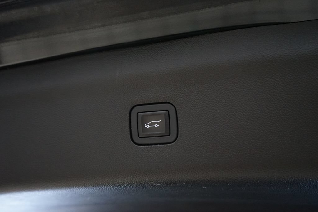 Used 2020 Buick Enclave Essence w/ Sound and Sites Package AWD/4WD image 49
