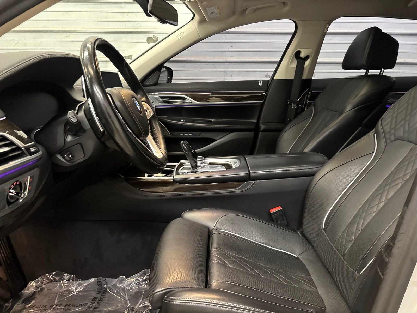 Used 2021 BMW 750i xDrive AWD/4WD image 10