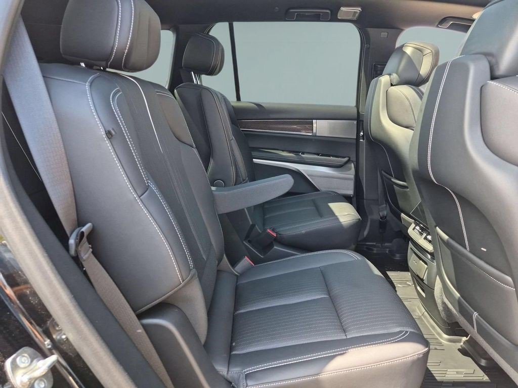 Certified 2026 Cadillac Vistiq Luxury w/ LPO, Floor Liner Package AWD/4WD image 23