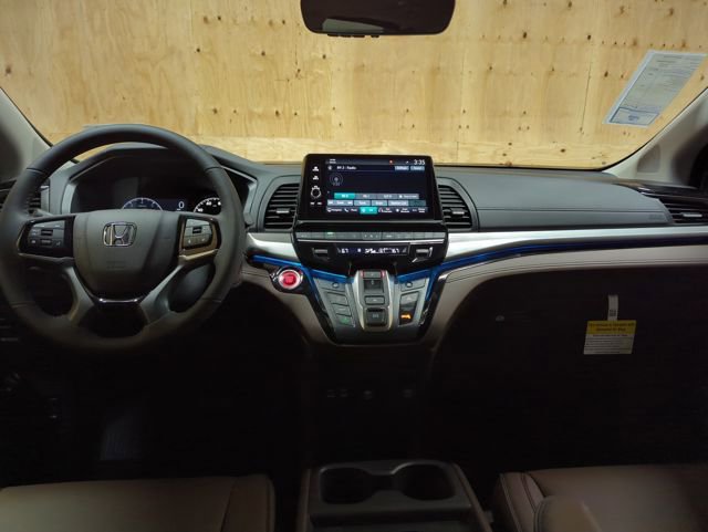 New 2026 Honda Odyssey Touring image 13
