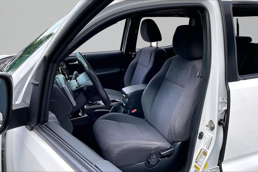 Certified 2017 Toyota Tacoma TRD Sport AWD/4WD image 23