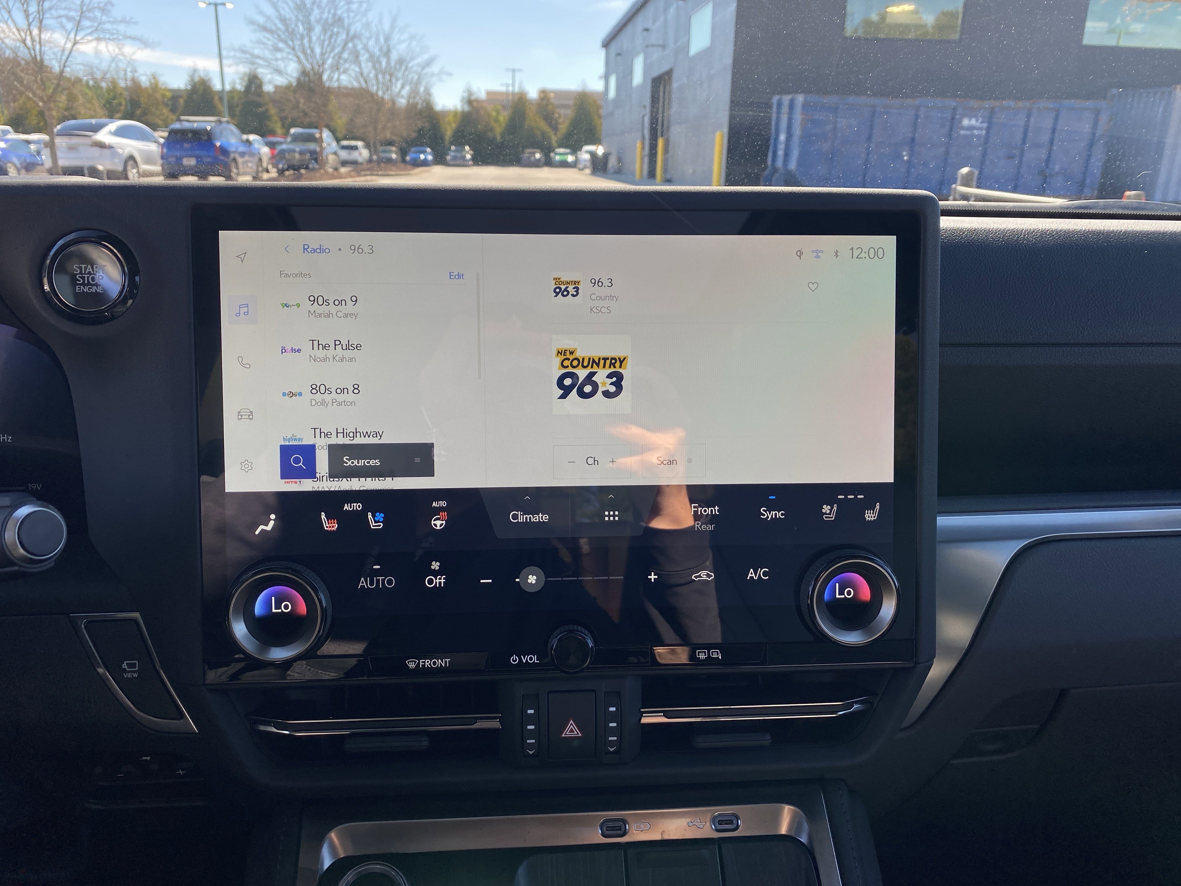 Used 2025 Lexus GX 550 w/ Accessory Package (2T) AWD/4WD image 39