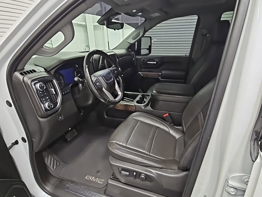 Certified 2023 GMC Sierra 3500 Denali w/ Denali Ultimate Package image 10