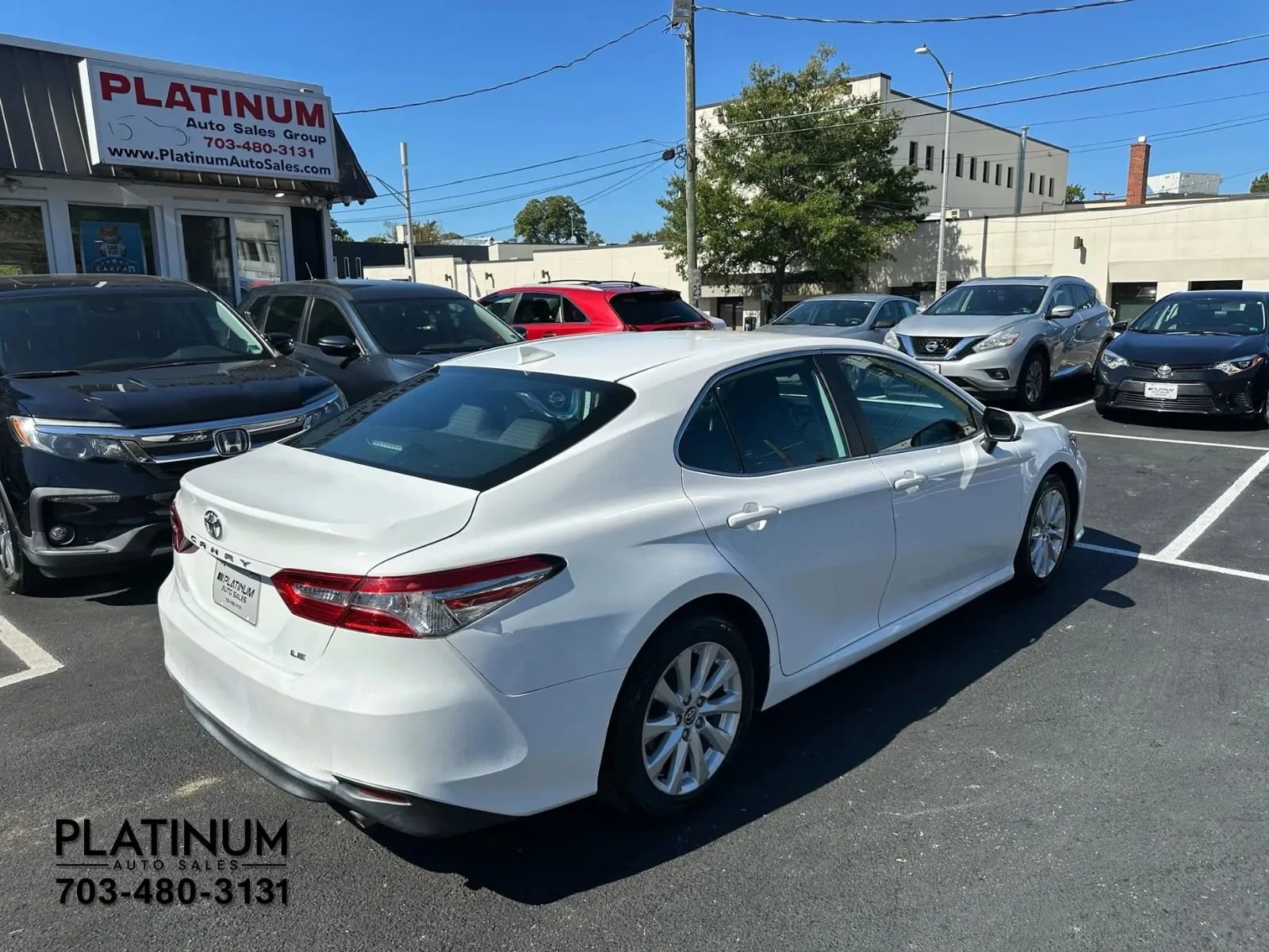 Used 2020 Toyota Camry LE image 5