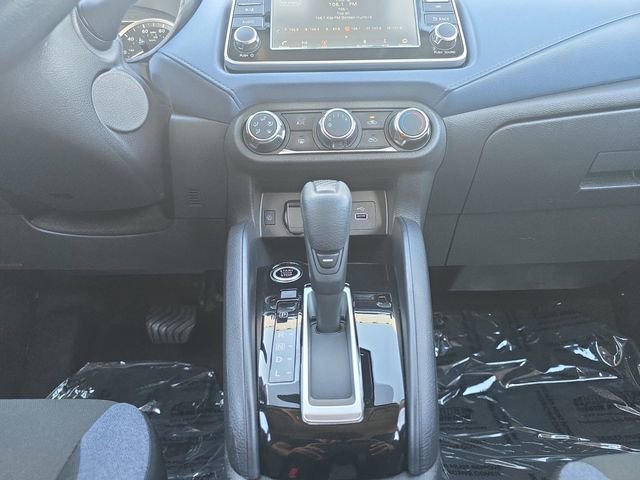 Certified 2025 Nissan Versa SV w/ Trunk Package image 3