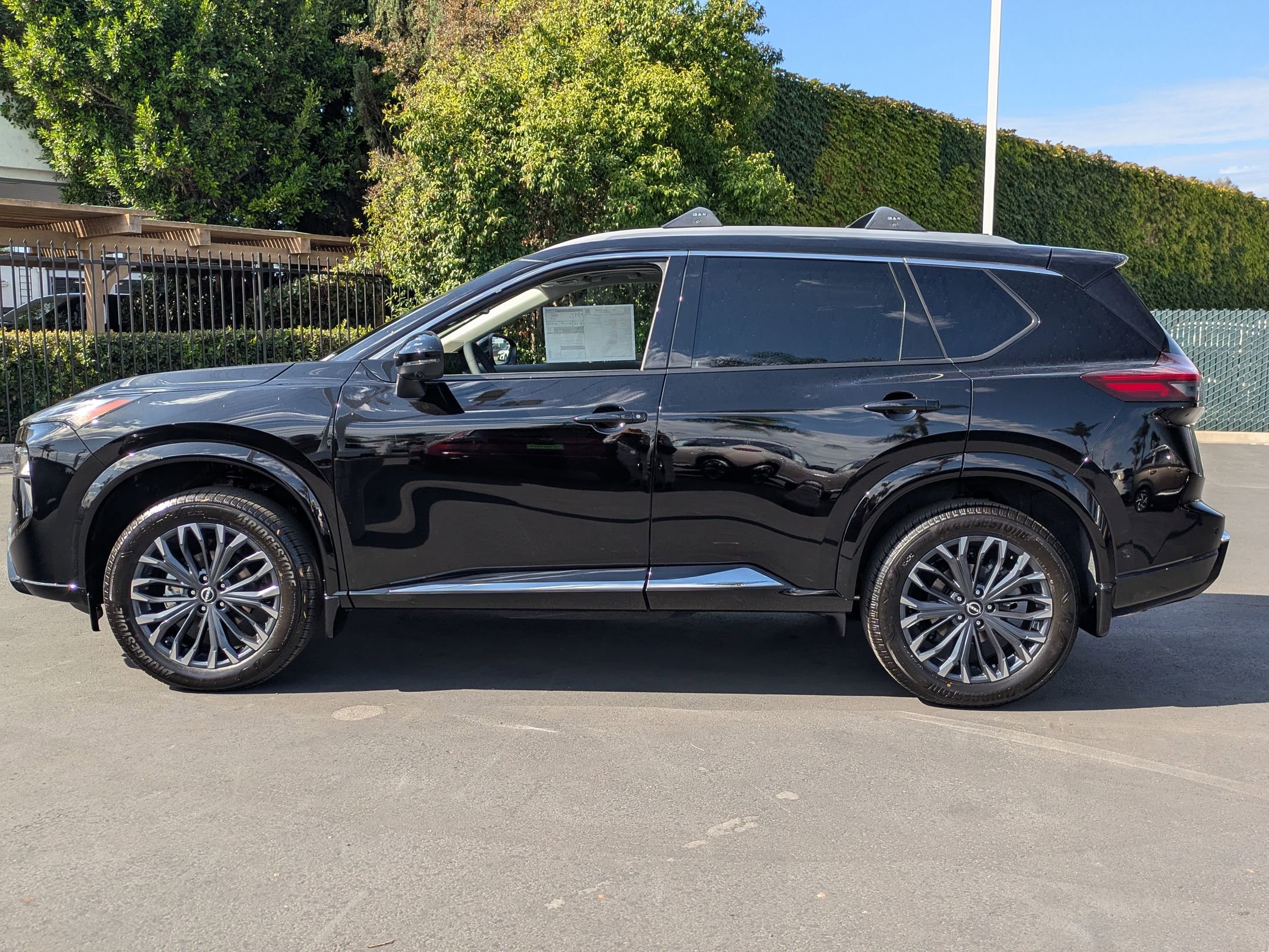 New 2026 Nissan Rogue Platinum image 5