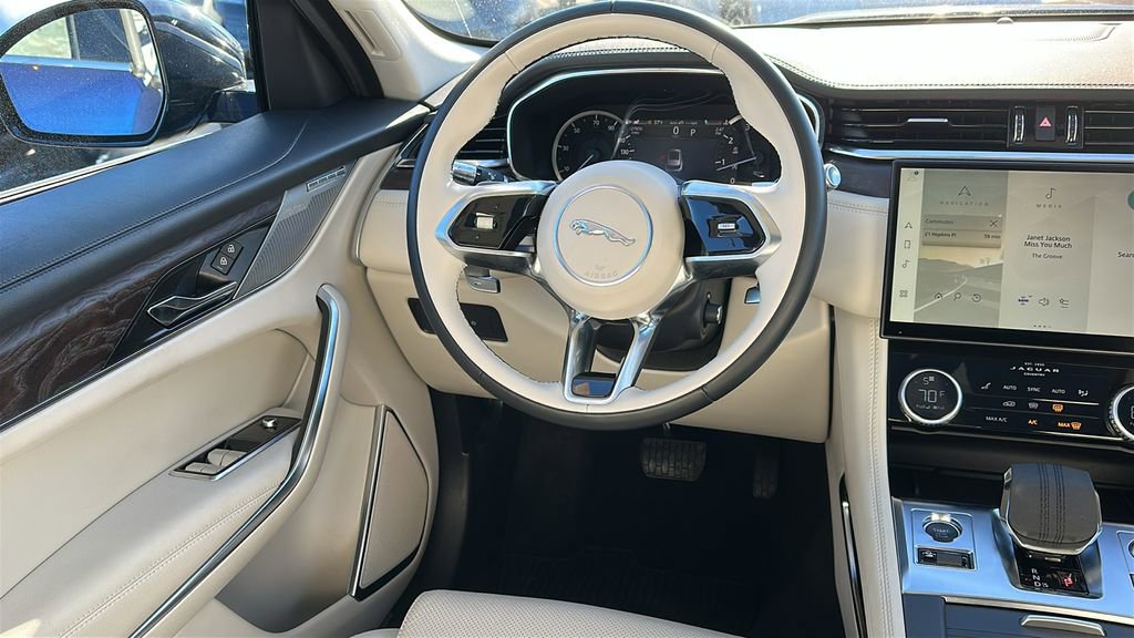 Certified 2022 Jaguar F-PACE S image 24