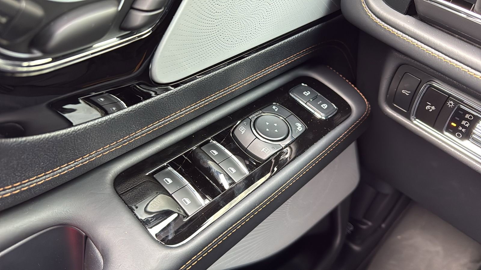 New 2025 Lincoln Aviator Black Label w/ Black Label Special Edition image 28