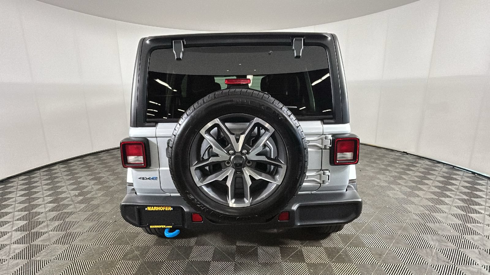 Used 2024 Jeep Wrangler Unlimited w/ Convenience Group AWD/4WD image 4