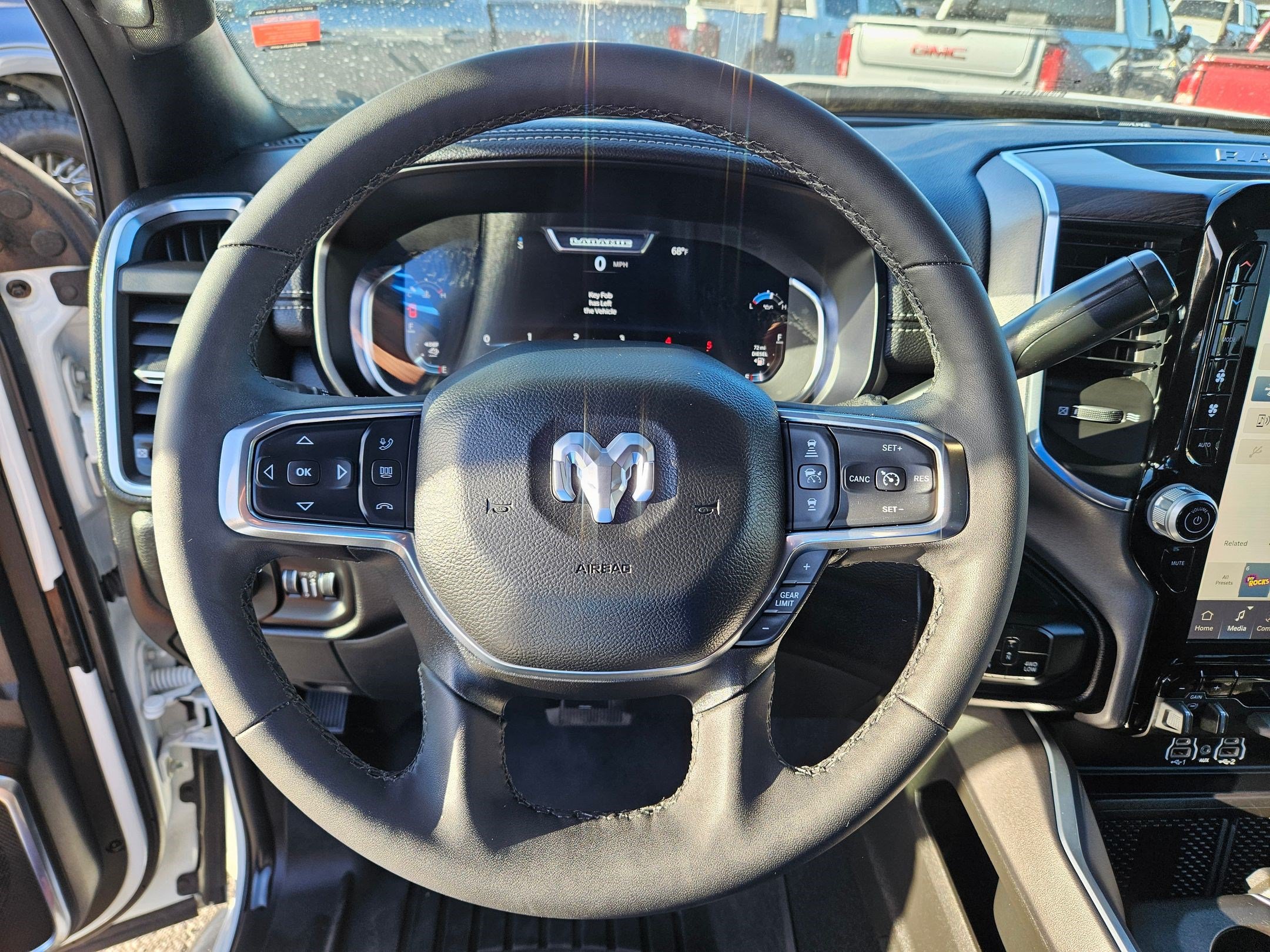 Used 2025 RAM 2500 Laramie AWD/4WD image 19