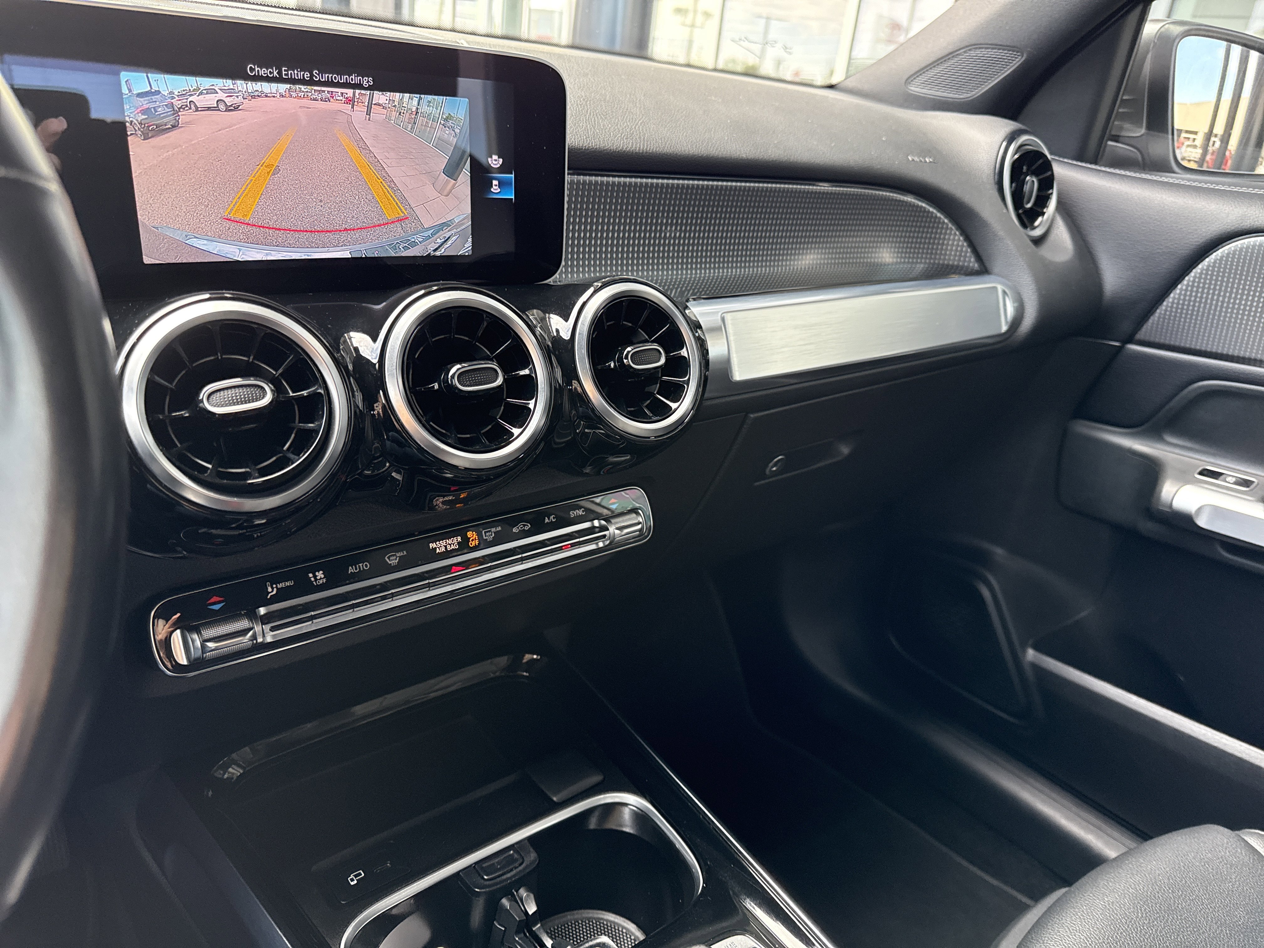 Certified 2020 Mercedes-Benz GLB 250 4MATIC image 9